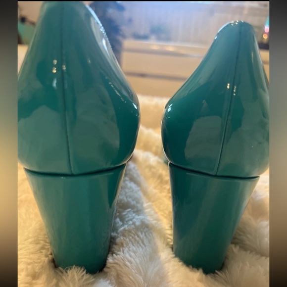 Sergio Rossi Chunky Block Heel Turquoise Patent Leather Pointed Toe Pumps 10 NEW - Picture 7 of 9